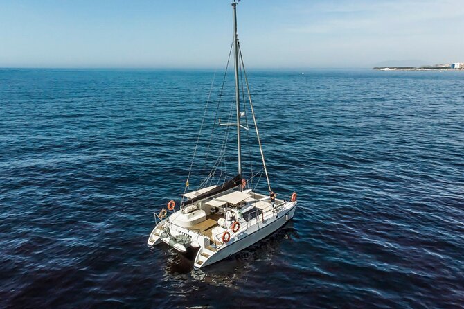 2-Hour Catamaran Tour along the Costa Tropical and Malaga Coast - A short cruise with a sunny purpose