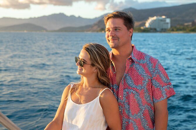 2-Hour Oahu Sunset Catamaran Sail - Three cocktails, soft drinks, and a light meal