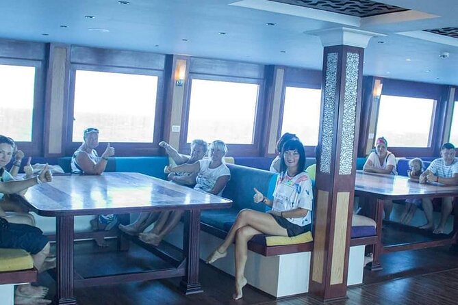 2 Hours Catamaran and Semi Submarine with Snorkeling in Hurghada - Seeing the Red Sea from 4 meters below