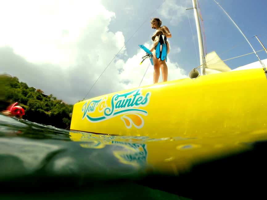 2h Sailing catamaran in La Baie des Saintes - Should you book the Saga sailing trip?