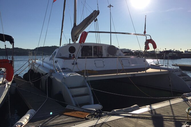 2H Tour on a Private Sailing Catamaran "Scarlett" up to 16 people - The private-group price and who gets good value