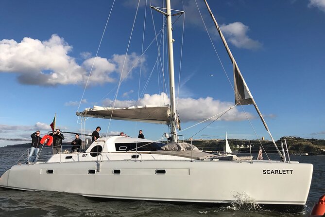 2H Tour on a Private Sailing Catamaran "Scarlett" up to 16 people - Scarlett, comfort, and the feel of a private boat