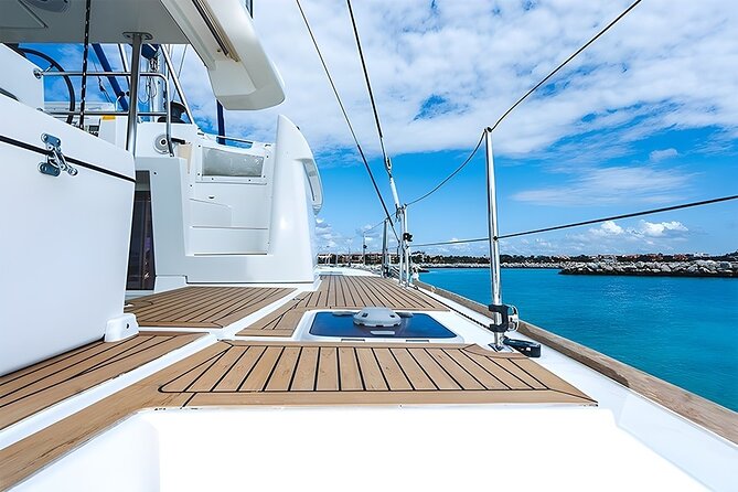 3 Hours Exclusive 45' Lagoon Catamaran Experience - Who will get the most from this boat trip