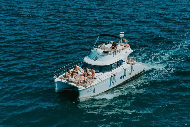 3 Hours Private Tour with Dives in Catamaran in Lisbon - A private catamaran day on the Tagus