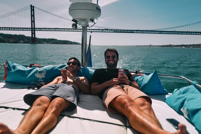 3 Hours Private Tour with Dives in Catamaran in Lisbon - Belém’s monuments from the river