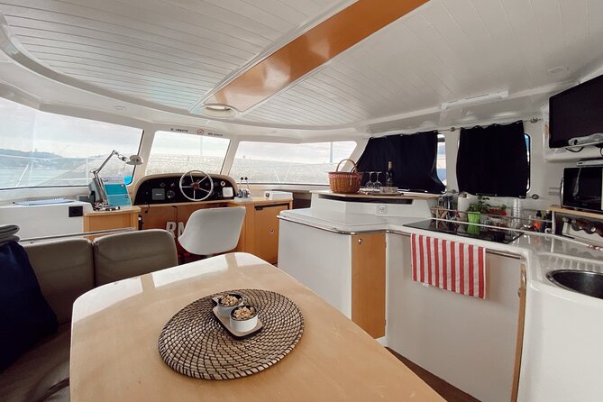 3 Hours Private Tour with Dives in Catamaran in Lisbon - Drinks, food, and celebration packages