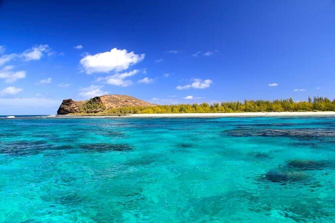 3 North Islands Catamaran Cruise with Lunch & Drinks on island. - Coin de Mire and the natural aquarium