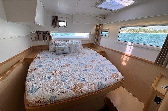 4 Hour Catamaran Experience in a Private 42' Lagoon - How the price works for different group sizes