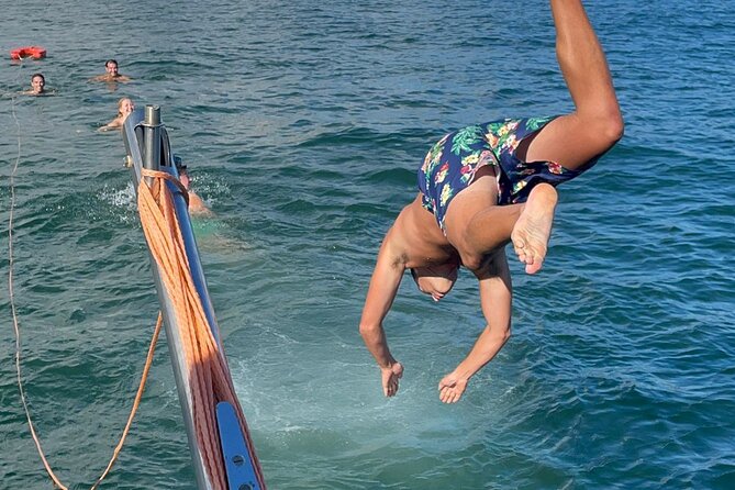 4 Hours Private Tour with Dives in Catamaran in Lisbon - Small practical details that can shape the day