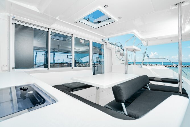 4H Lux 40' Catamaran All-Inclusive in Tulum and Playa del Carmen. - Fishing and lunch prepared on board