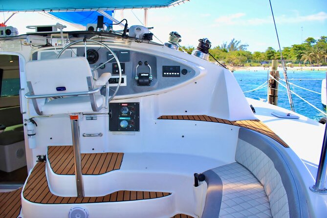 4hrs / 46ft Catamaran Private Charter From Cancun to Isla Mujeres - Families, children, and different ages
