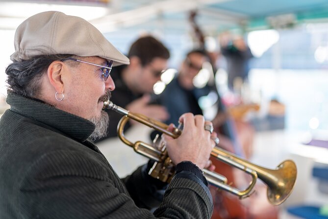 Afterwork on Catamaran with Live Music from Port Olimpic - Who will enjoy the 70-person setting
