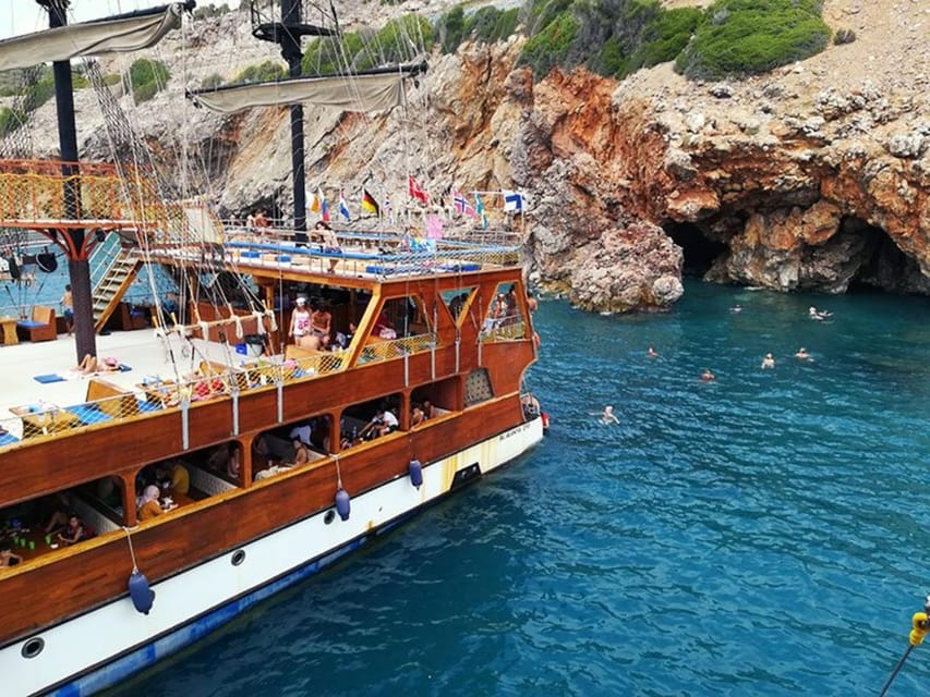 Alanya: Catamaran Boat Tour with Snorkeling with Lunch - Music, shows, and the foam party