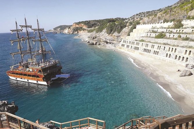 Alanya Catamaran Boat Trip incl. Lunch and drinks - Kleopatra Beach, the castle, and the shipyard