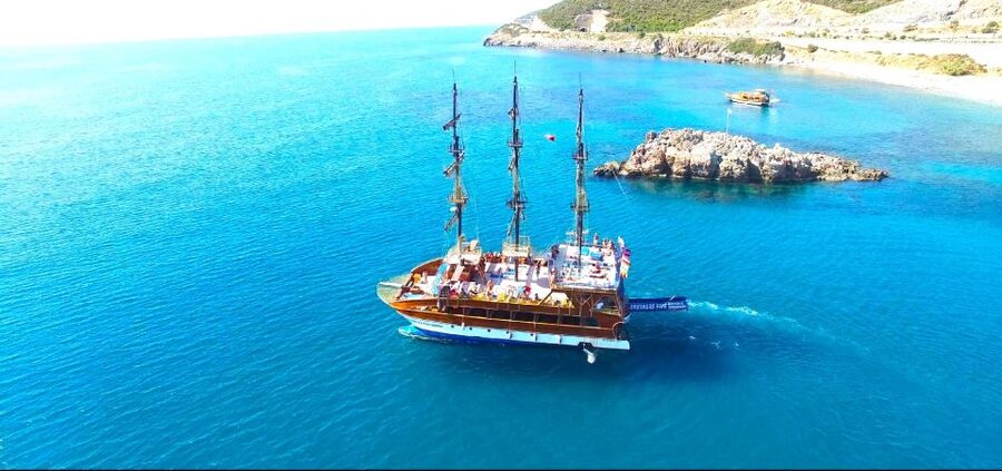 Alanya: Catamaran Boat Trip with Swim Stops and Sunbathing - Key points at a glance