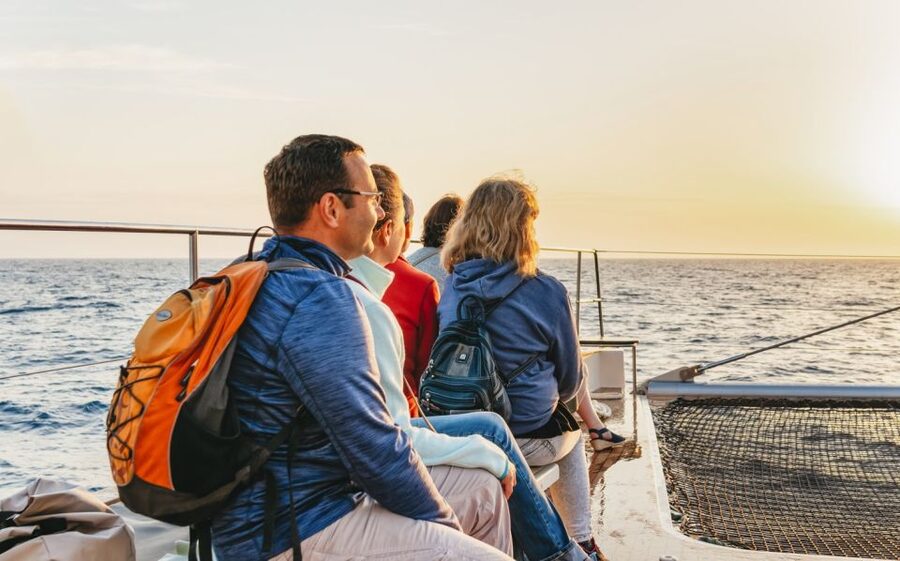 Alcudia: Sunset Catamaran Tour with Dinner and Snorkeling - What the four-and-a-half-hour schedule feels like