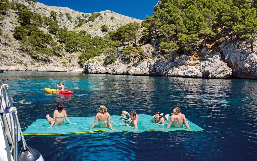 Alcudia: Sunset Catamaran Tour with Dinner and Snorkeling - Who will enjoy this Alcudia catamaran cruise?