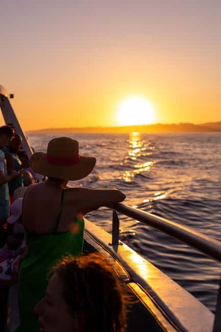 Algarve: Catamaran Sunset Tour with DJ or Live Guitarist - What to pack for the 2.5-hour cruise
