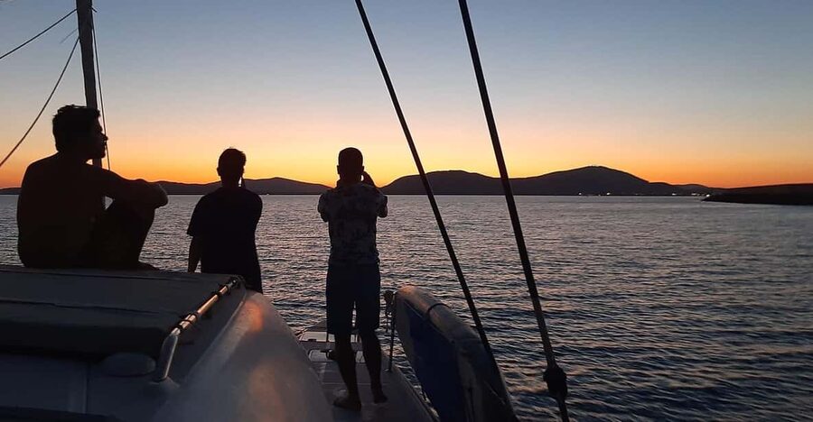 Alghero catamaran sunset tour Alghero - A spacious catamaran with room to settle in