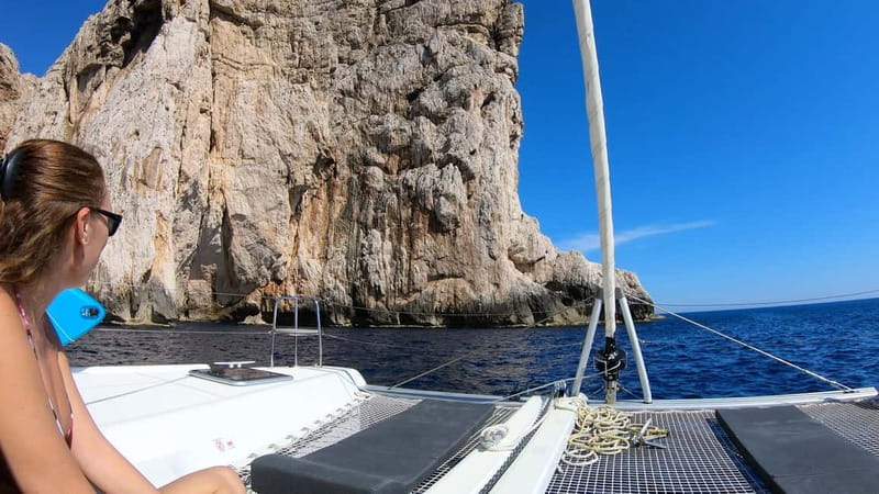 Alghero: Scenic Catamaran Cruise with Lunch and Snorkeling - Boarding at the port