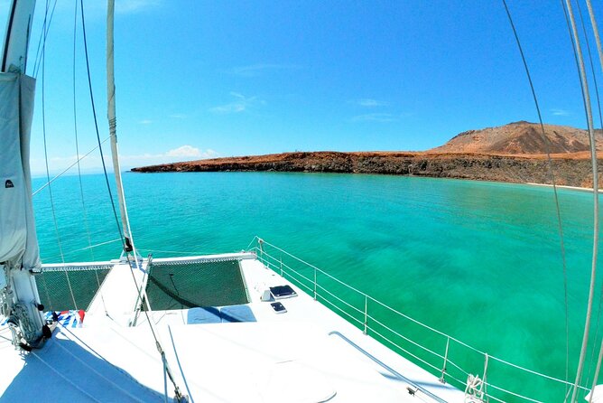 All-Inclusive catamaran Espiritu Santo Island Tour from Los Cabos - Breakfast, lunch, and an open bar on the water
