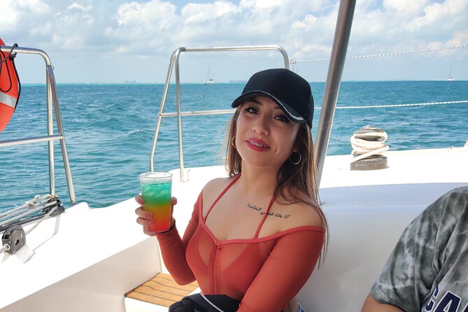 All Inclusive Isla Mujeres Catamaran - Sailing from Cancun with drinks and snacks