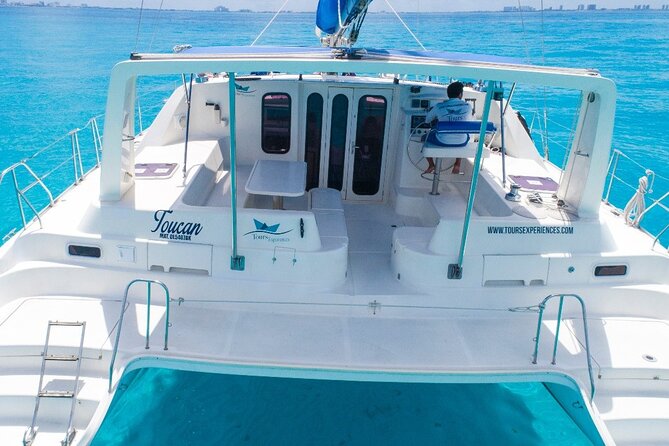 Amazing Catamaran to Isla Mujeres for the best price - Open bar and the practical cost of the day