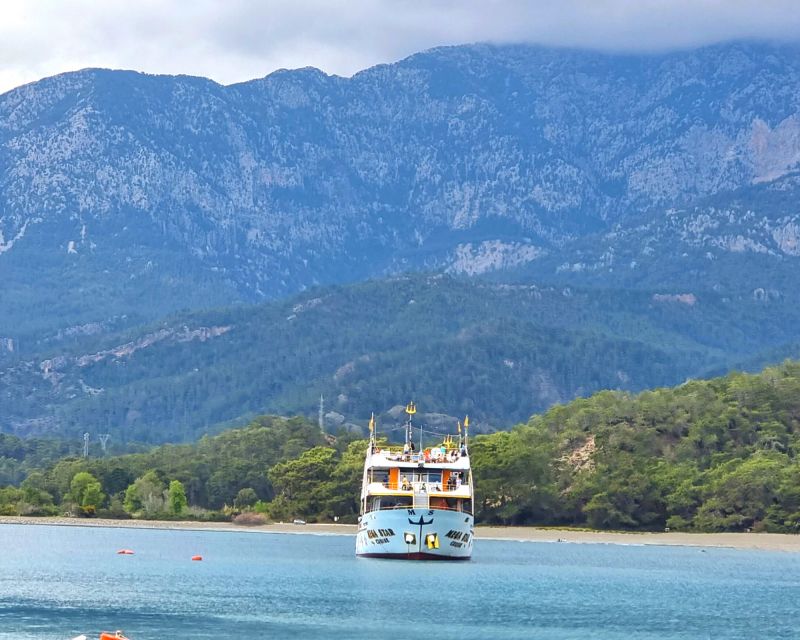 Antalya & Kemer: Megastar Catamaran Cruise With Foam Party - Cleanliness, space, and onboard service