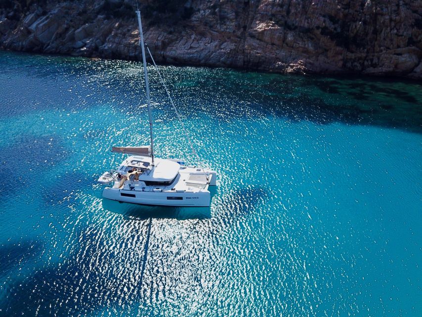 Archipelago di La Maddalena: Catamaran Tour Full day-Lunch - Key points at a glance