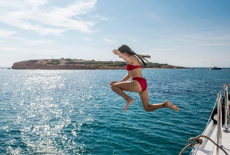 Athens: Half-Day Morning Catamaran Cruise with Meal & Drinks - Timing, wind, and the five-hour limit
