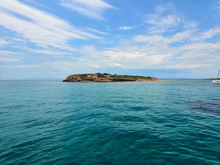 Athens: Private Catamaran Cruise w/ BBQ, Open Bar & Transfer - A private day on the Saronic Gulf