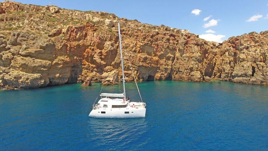 Athens: Riviera Catamaran Cruise with Meal and Drinks - What the small group changes