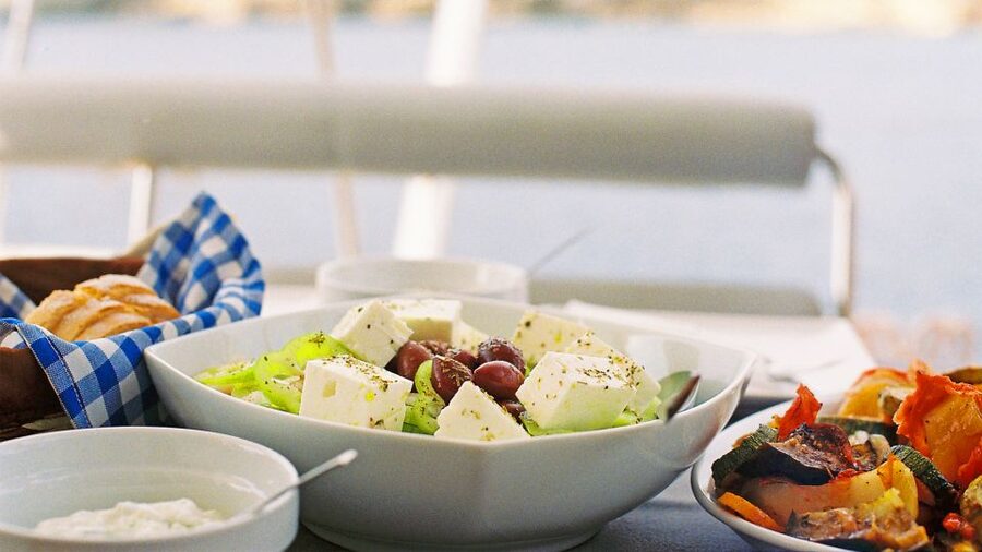 Athens: Riviera Catamaran Cruise with Meal and Drinks - The return sail and changing light