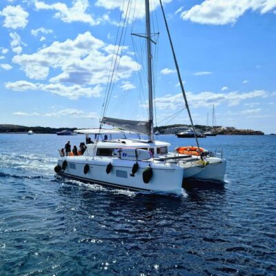 Riviera Catamaran Tour with Fresh Meal and Drinks