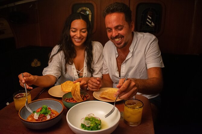 Bacalar - Gourmet Tour in Private Catamaran with Cocktails Included - Swimming at Cenote Cocalitos