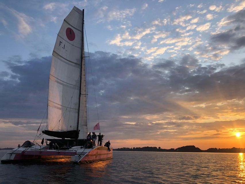 Baden: Gulf of Morbihan Exploration by Catamaran - How this compares with the Bay of Quiberon option