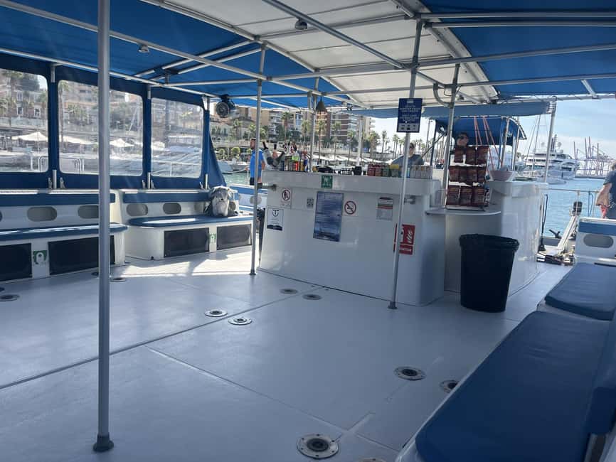 Barcelona: AFTERWORK Catamaran Cruise w/ Music & Drinks - A short safety briefing before open water