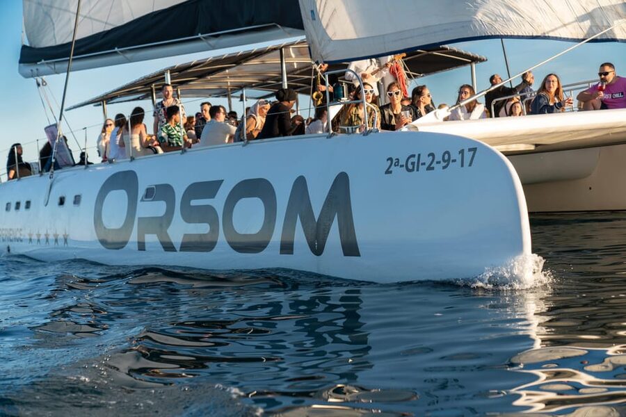 Barcelona: Catamaran Cruise with optional Live Jazz Music - Setting sail from the foot of Las Ramblas