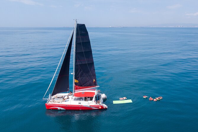 Barcelona Catamaran Cruise with Tapa & Drink Included - Sunset or daytime: choose carefully