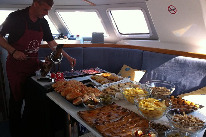 Barcelona Catamaran Private Experience from 13 to 16 Passengers - Why a private catamaran makes sense in Barcelona