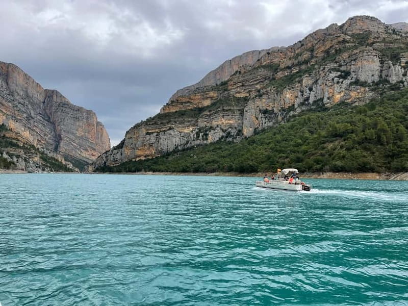 Barcelona: Catamaran trip to the Congost de Mont-rebei - Why seeing Mont-rebei from the water works