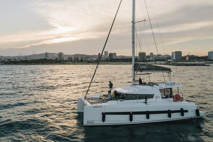 Barcelona: Private Catamaran Sailing with Drinks and Snacks - Key points to know before you book