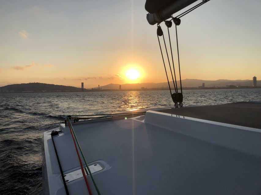 Barcelona: Private Catamaran Sailing with Drinks and Snacks - What happens at Port Olímpic