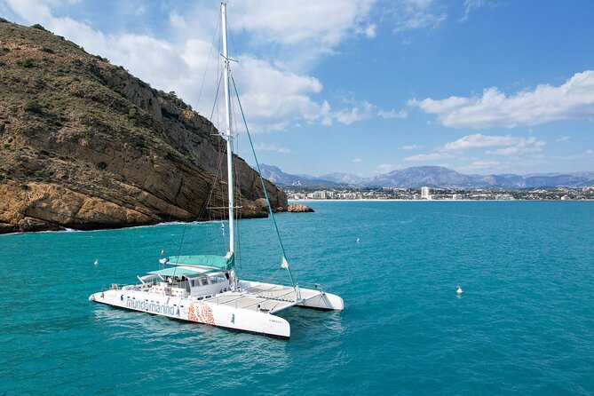Bay trip in Calpe or Altea with a sailing catamaran - Who will enjoy this outing most