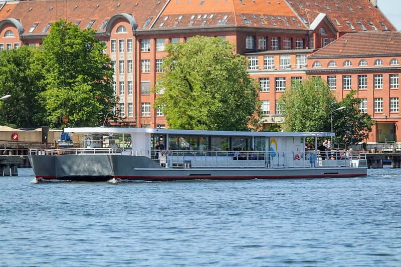Berlin: East Side Gallery Spree Cruise in a Solar Catamaran - Why this Spree cruise feels different from a standard city tour
