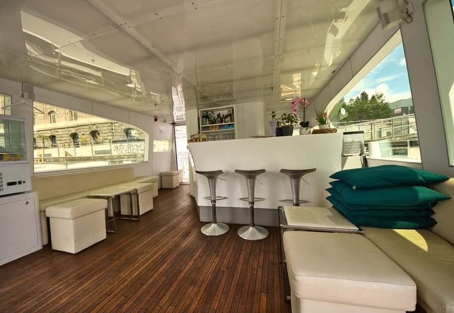 Berlin: Exclusive Boat Tour on a Solar-Powered Catamaran - Museum Island and Berlin’s government district