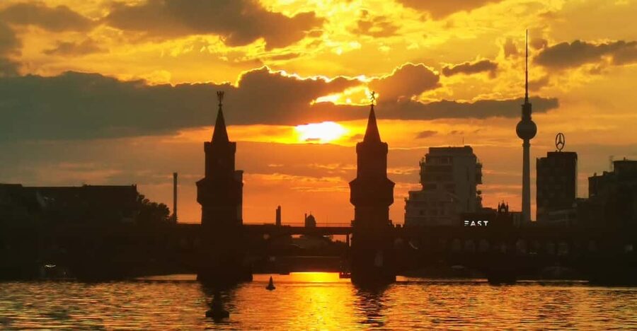 Berlin: Solar Powered Sunset Catamaran Cruise & Audio Guide - Museum Island and Berlin’s government district
