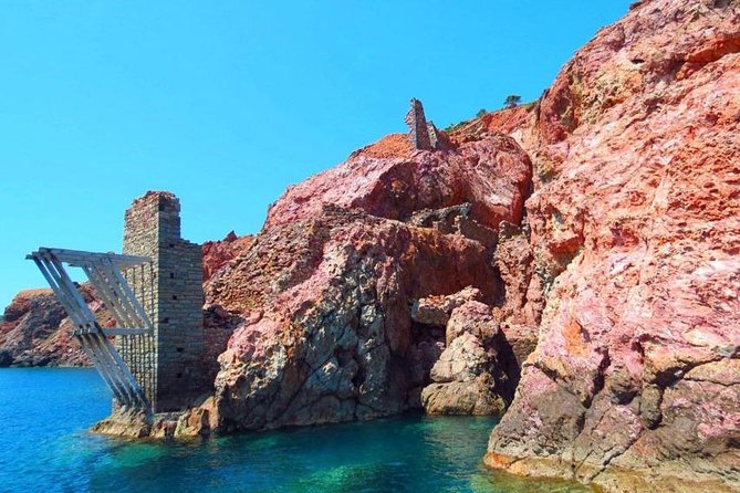Best of Milos and Poliegos Catamaran snorkelling Cruise with BBQ - Food, drinks, and the onboard rhythm