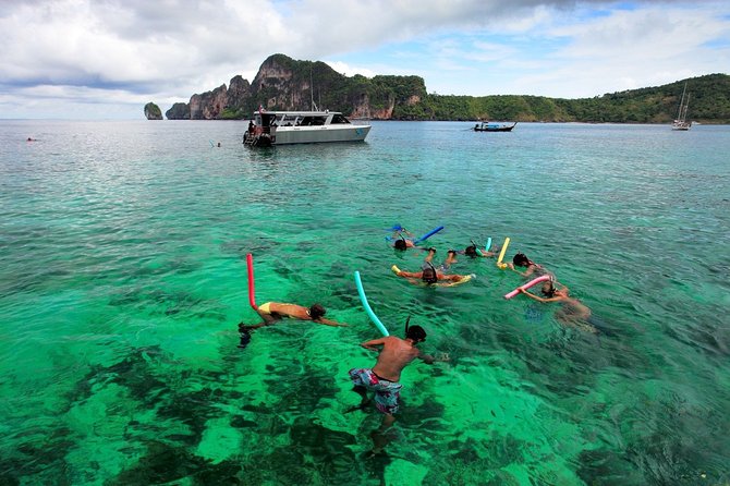 Blu Anda Catamaran to Phi Phi from Phuket - Kayaking near Maya Bay