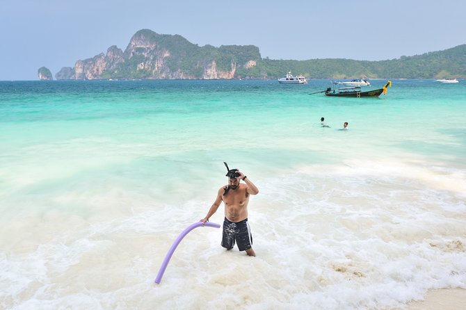 Blu Anda Catamaran to Phi Phi from Phuket - The first water stop: Bamboo Island or Lana Bay